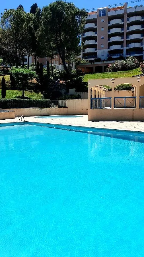 Beau T1 Cannes Piscine Tennis 0*,